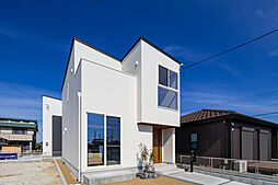 【TOSCO】高～い天井の家／稲沢市大塚北II／縦にも横にも広がるLDK・収納も動線も充実