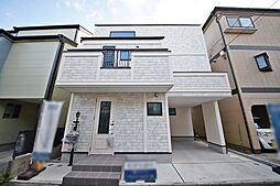 7.7帖の小屋裏収納を備えたデザイナーズ住宅