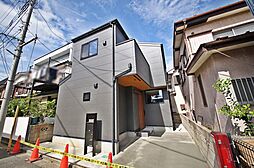 四季の移ろいを感じられる緑豊かな住環境、 南西道路につき陽当り良好