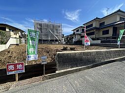 長浦小学校まで徒歩2分の長浦駅前5丁目。周辺は商業施設が充実しています