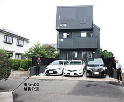 南柏駅よりバス約１０分バス停より約２００ｍ　中３Ｆ建５ＬＤＫフル装備邸宅　車３台収容可能