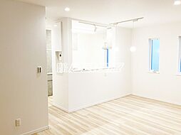 家族が快適に暮らせる、西武住販おすすめの住まい！家族のふれあいがもっとうれしくなるリビングイン階段！「青梅市河辺町3期　新築一戸建」