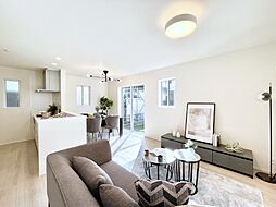 草加市長栄３丁目　新築一戸建て　全１棟