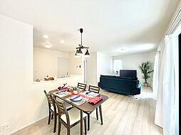 越谷市赤山町２丁目　新築一戸建て　全２棟