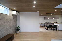 【スーパー徒歩1分】大津市大平／大型分譲地内の新築一戸建て