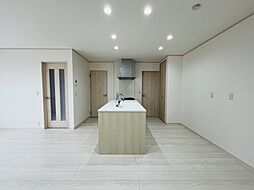 【5IS】＜伊勢崎市波志江町＞小中学校・コンビニ・ドラッグスまで徒歩6分圏内の便利な住環境