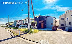 「住宅性能評価取得の家。固定階段式の小屋裏収納を設けました。」