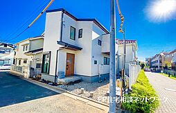 [住宅性能評価取得、2階にリビングを配した明るい家。]