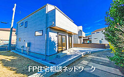 [南側通路につき日当たりのよい立地です。]