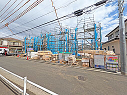 【東村山駅徒歩7分、車2台（車種による）駐車可能なゆとりある敷地。】