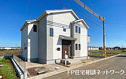 【長期優良住宅、前面6mとゆとりのある道幅で開放感のある暮らし。】