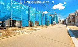 「住宅性能評価取得の家、南側接道の開放感。」