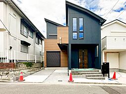 ☆彡異国情緒あふれる憧れの住宅街、自然も多く落ち着いた街並み！駅まで徒歩圏内！シックなダークカラーと爽やかなホワイトの外観の2棟が誕生です！☆彡