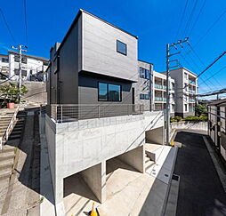 駅まで徒歩９分　スカイバルコニーのある一戸建