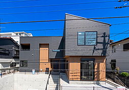 お庭もあって南向き　カースペース2台の一戸建