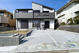 ～空へと視線が抜ける勾配天井。南道路の開放感と暮らす、全室南向きの家。～