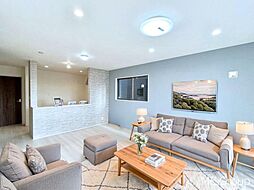 市川市奉免町　新築一戸建て　全４棟　不在時に届いた荷物の受取りに対応してくれる宅配ボックスがあるお家(19991657)