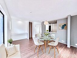 越谷市南町１丁目　１期　新築一戸建て　全２棟　南道路並列２台駐車可能のお家(24396829)