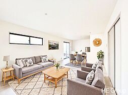 三郷市彦糸１丁目　新築一戸建て　全５棟　家族のセカンドカーにも対応、２台分の駐車スペース（車種による）があるお家(27362324)