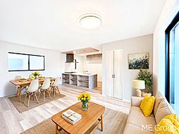 三郷市鷹野１丁目　新築一戸建て　収納スペース充実のお家（990996564）