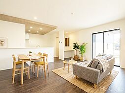 グラファーレ　葛飾区南水元４丁目　１９期　新築一戸建て　全１棟　キッチン空間がすっきりと片づくパントリーのあるお家(990994586)