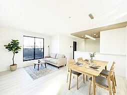 グラファーレ　草加市谷塚上町　７期　新築一戸建て　全１棟　明るい２階リビングのお家（990992643）