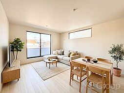 八潮市緑町５丁目　８期　新築一戸建て　全２棟　料理中でも家族との会話が弾む対面キッチンのお家(23878841)