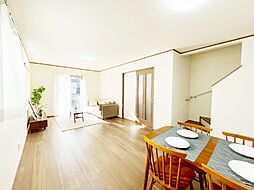 草加市瀬崎７丁目　５期　新築一戸建て　全８棟　陽射しが心地良い全室南向きレイアウトのお家(491970)