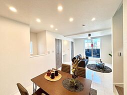 板橋区小茂根２丁目　新築一戸建て　全１棟　全居室南向きの屋上テラスのあるお家（991006075）