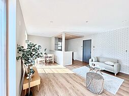 越谷市新川町　新築一戸建て　全１棟　カースペース利用などひり敷地が魅力なお家(990998108)