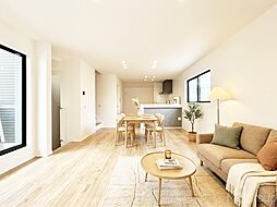 葛飾区東新小岩８丁目　14期　新築一戸建て　全2棟　広々ＬＤＫに足元から温まる床暖房があるお家(9018765)