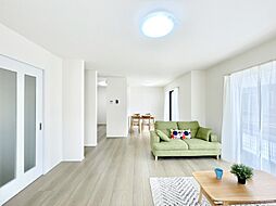 越谷市花田４丁目　新築一戸建て　全５棟 　20帖以上の広々ＬＤＫで寛いだひと時を楽しむお家(30272644)