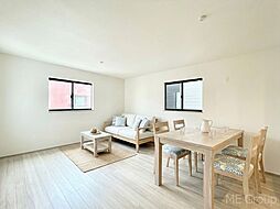 足立区東和４丁目　新築一戸建て　全２棟　全居室収納付き・リビング階段のあるお家(15325406）