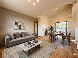 開放的なロケーション&車2台駐車可能・ゆとり感じる住まいでの新生活を