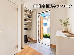 『東山田駅』ゆとりある敷地に佇む邸宅　新築デザイナーズ住宅 全1棟