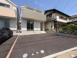 笑顔が響き合う、18帖の陽だまりステージ。