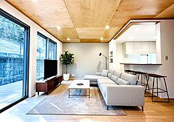 【土地150m2超】南側ウッドデッキ付～EVコンセント×ガス床暖房×駐車場並列２台