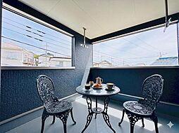 【広いお庭でBBQや家庭菜園などスローライフを楽しむ家】駐車場２台×16帖超のLDK