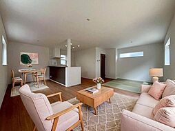 ファーストタウン　春日井市第６坂下町　全１棟