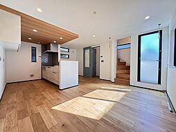 中野区南台2丁目　☆オン・オフ問わず、楽しみが広がるポジションの邸☆