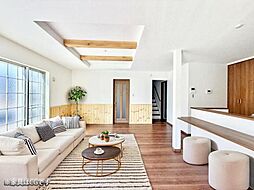 ウッドデッキ付きアメリカンハウス！3台駐車可×庭スペース付の贅沢な住まい■相模原市緑区中野■