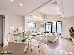 LDK20.3帖の大空間！吹抜で明るいリビング■藤沢市片瀬山５丁目1期■