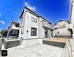 玄関吹き抜けが家全体に光と風を届ける心地よい空間■町田市鶴川４丁目■