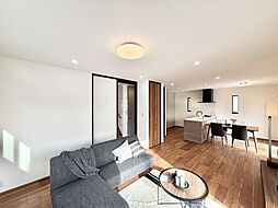 カースペース2台駐車可（車種による）小学校まで徒歩約10分で通学も安心■高座郡寒川町倉見■