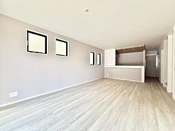 LDK20帖以上！コミュニケーションがとりやすいリビング階段採用■厚木市南町3期■