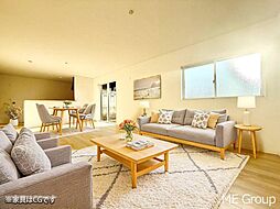 小学校まで徒歩5分で通学も安心♪全棟LDK19帖以上■町田市鶴川4丁目■