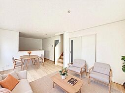 小学校へ徒歩2分＆スーパー徒歩9分！子育てと暮らしにゆとりある住まい■調布市深大寺北町3丁目■