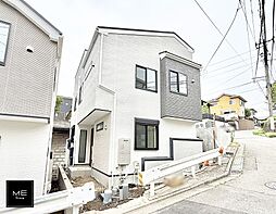 43坪ゆとりの敷地！車3台駐車可能（車種による）開放的なルーフバルコニー付！■藤沢市善行坂２丁目■