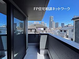 桜木町駅徒歩12分。横浜を身近に感じる御所山の洗練された都市型邸宅。