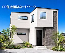 「妙蓮寺」駅徒歩6分。19帖超のゆとりあるLDKにパントリーを備え、全居室収納付き。穏やかな住環境で